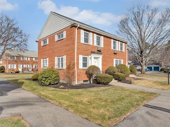 72 Emerson Gardens Rd Unit 72, Lexington, MA 02420