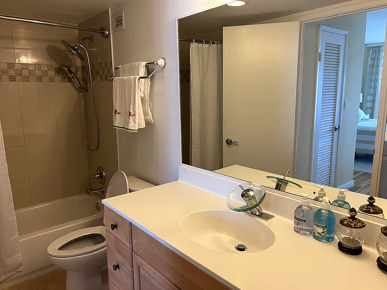 1301 Miami Gardens Dr #1421W — Photo 20