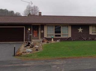 W4954 Mill St, La Crosse, WI 54601