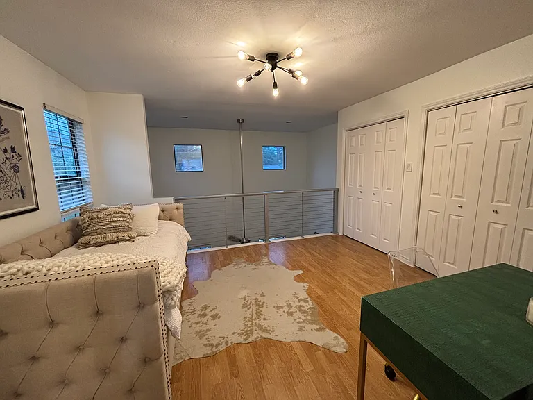 2424 Knight St — Photo 9