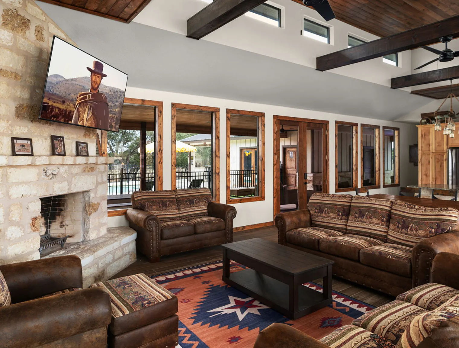 5 bed, 5.0 bath, 3100 sqft, $22,408 — Photo 1