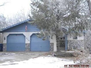 912 W River Rd, Champlin, MN 55316