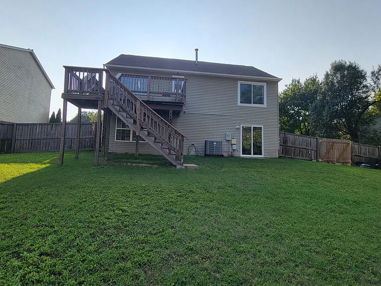 10003 Erlwood Ct — Photo 11