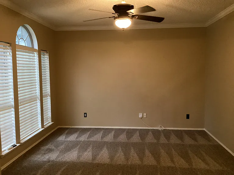 7774 Park Downs Dr — Photo 12