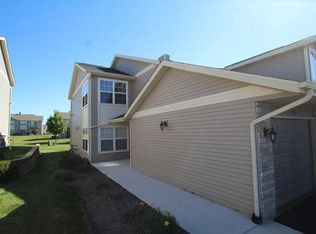 974 Penny Ln, Sycamore, IL 60178