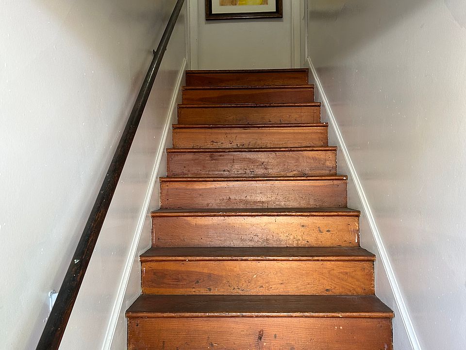Staircase to apartment