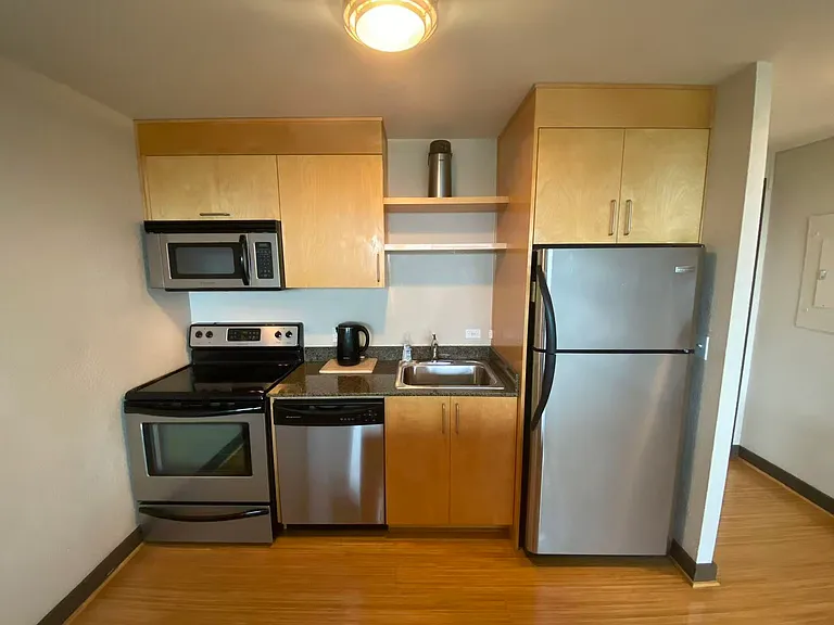 111 SW Harrison St #7G — Photo 8