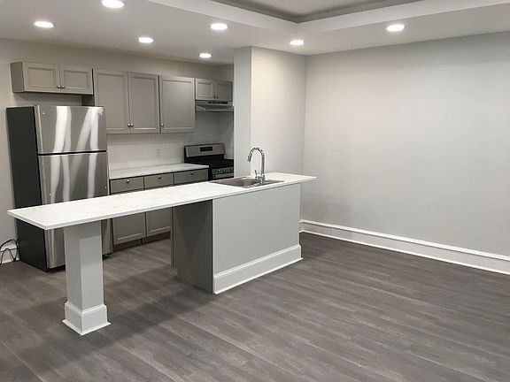 2nd image of 320 Rochelle Ave APT 2