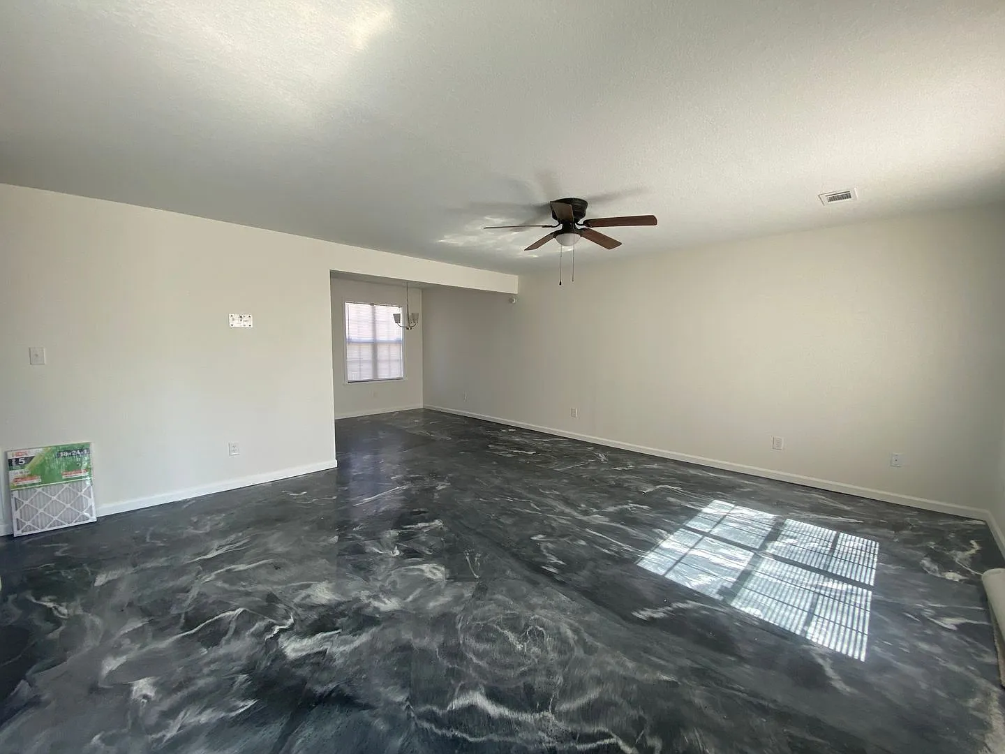 Remodeled 3bed/2bath Home with fenced yard — Photo 4