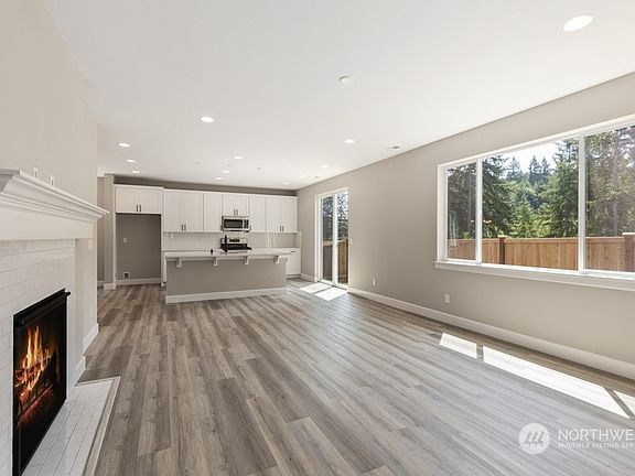 3rd image of 1035 S 198th Court