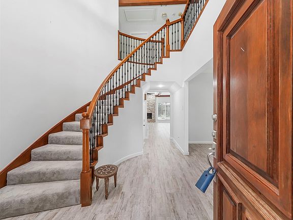 5th image of 1119 Fleetwood Place Dr