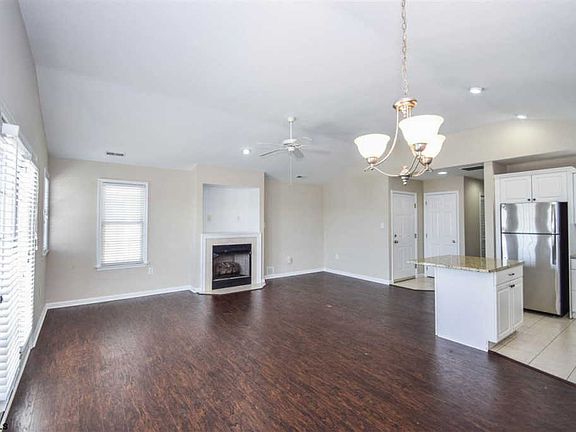5th image of 1315 West Ave