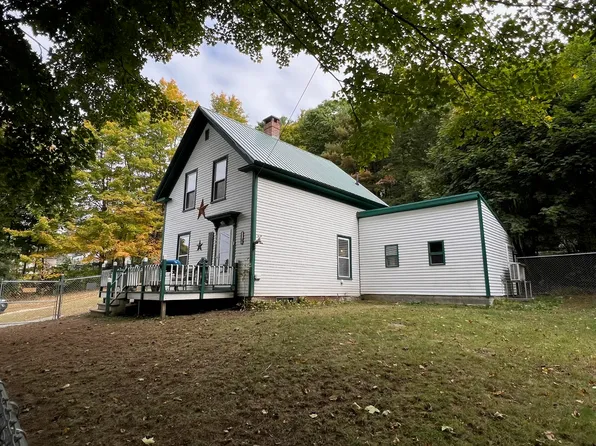 144 High Street, Dexter, ME 04930