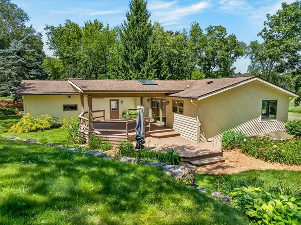 N3977 Meadow Dr, Cambridge, WI 53523