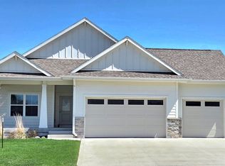 929 Wolf Creek Dr, Polk City, IA 50226