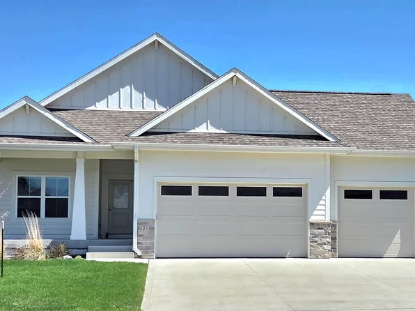 929 Wolf Creek Dr, Polk City, IA 50226