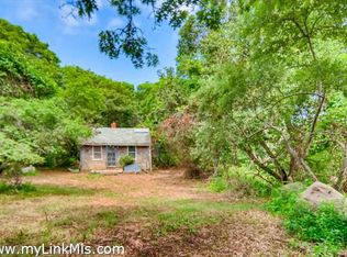 4 Harpoon Holw, Aquinnah, MA 02535