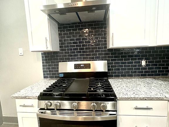 3rd image of 137 Yale Ave