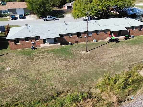 207 N Winchester Way, Pilot Point, TX 76258