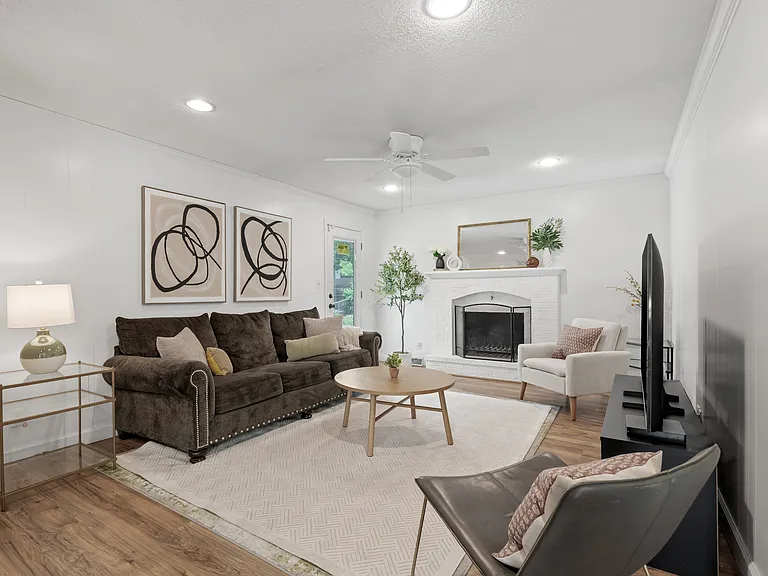 3601 Bridge Manor Dr — Photo 5