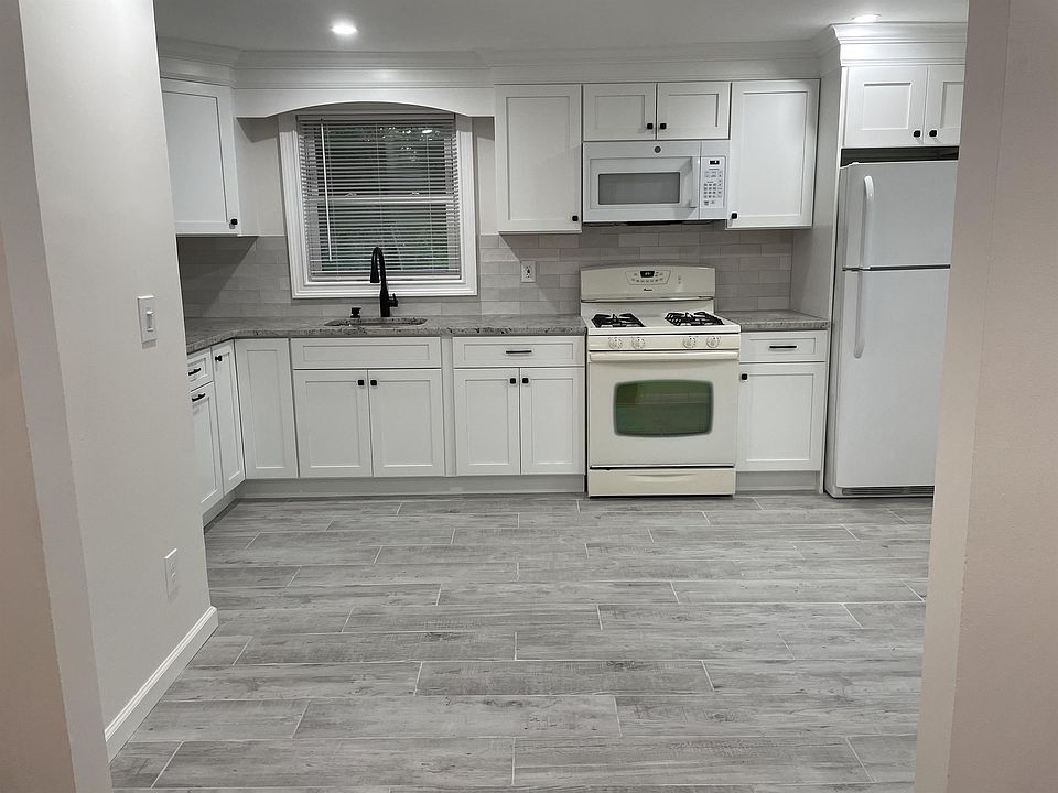 1st image of 46 Roosevelt Ave #B
