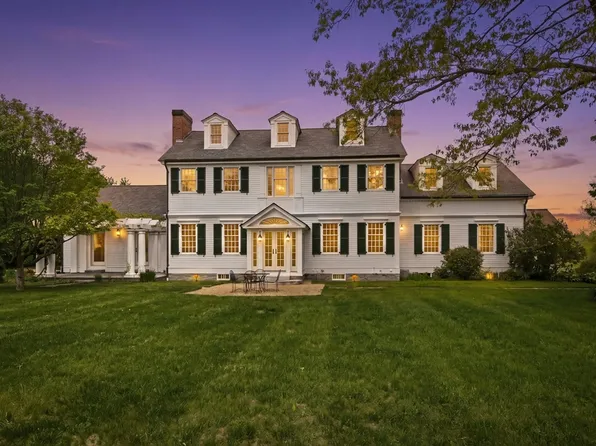 26 Madigan Ln, Harvard, MA 01451