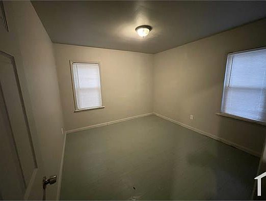 5th image of 18571 Vaughan St