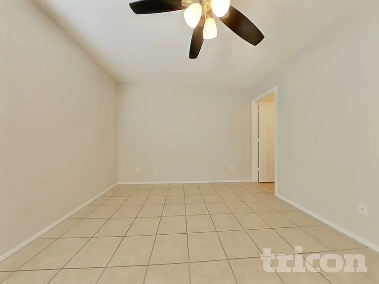 22371 W Solano Dr — Photo 8