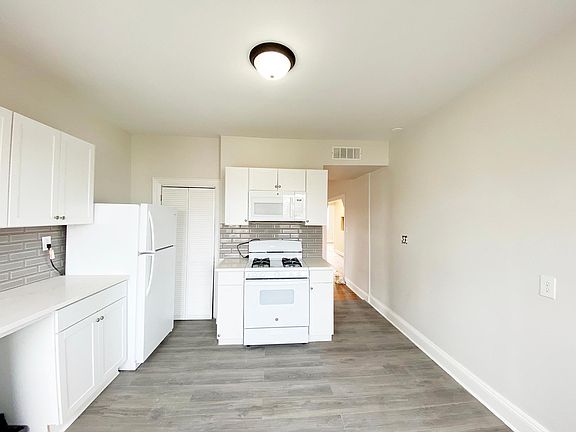 4th image of 3-74 Eutaw St #3