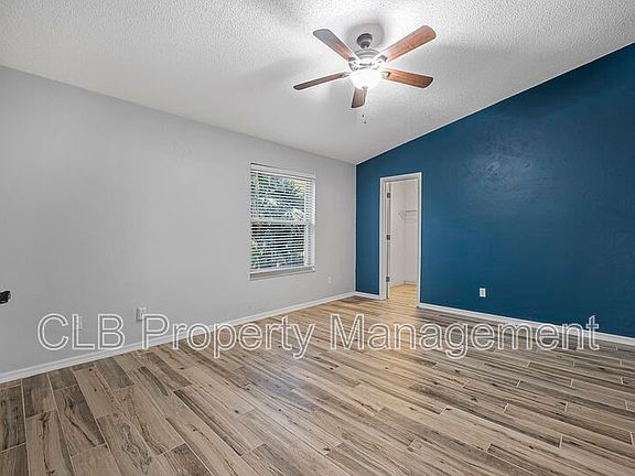 4th image of 411 Oak River Dr