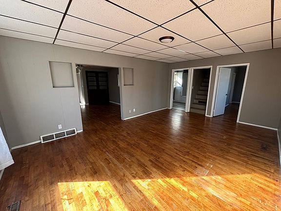 4th image of 117 Western Ave