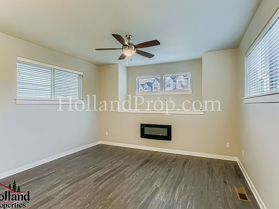 3rd image of 3333 SE Oakmeade Ave