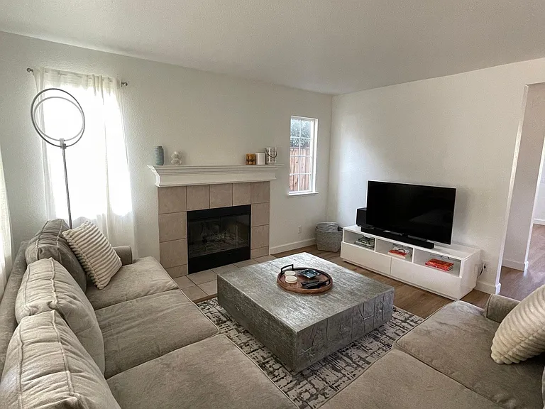 4204 Evolution Way — Photo 3