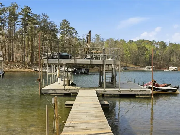 6421 Arbor Wood Dr, Flowery Branch, GA 30542