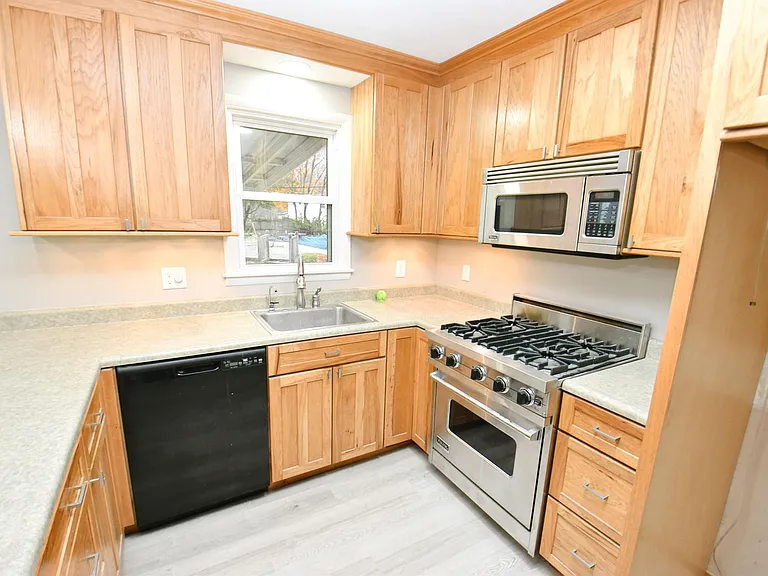 18235 Chipstead Dr — Photo 6
