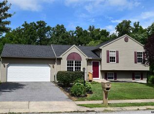 525 Crossings Way, Manchester, PA 17345