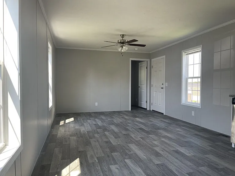 Regency Pointe — Photo 3