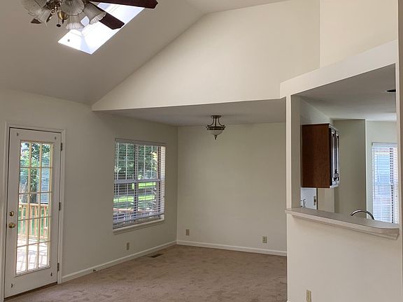Dining area and pass through to kitchen
