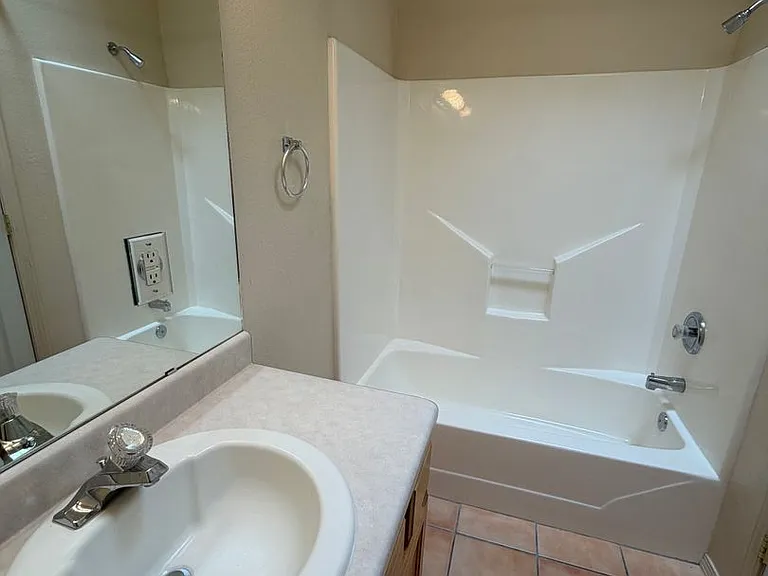 4516 Holiday Breeze Pl NE — Photo 13