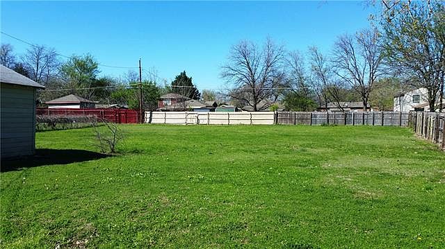 2nd image of 1621 Flores Dr