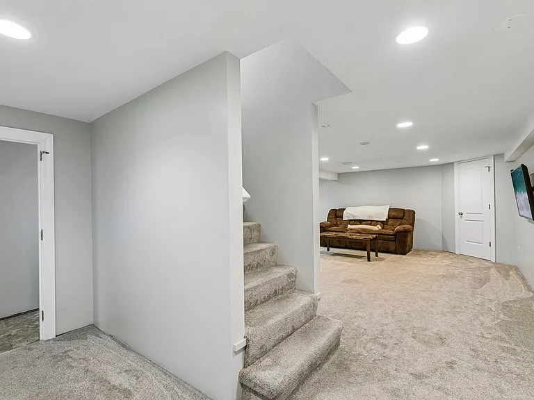 509 Ticonderoga Ln — Photo 36