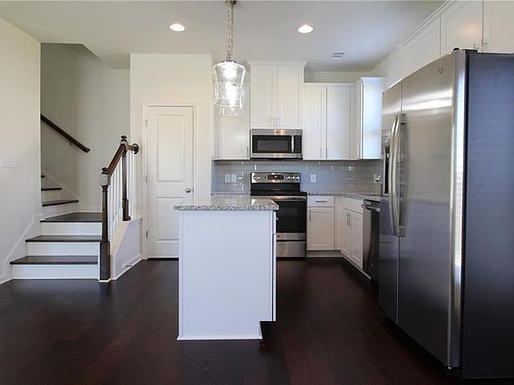5th image of 2711 Avanti Way