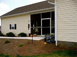 PATIO-GARAGE