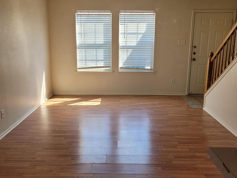 2nd image of 2314 Wildewood Dr Unit B