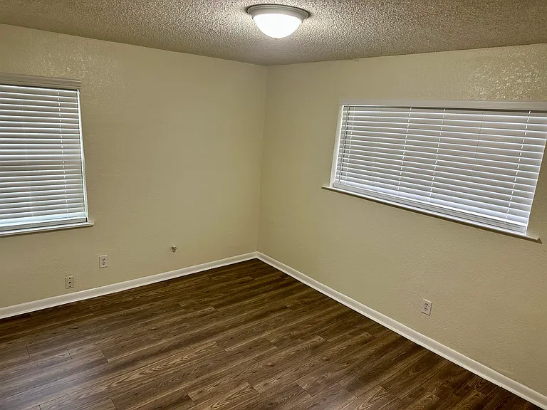 5557 Patton Dr — Photo 15