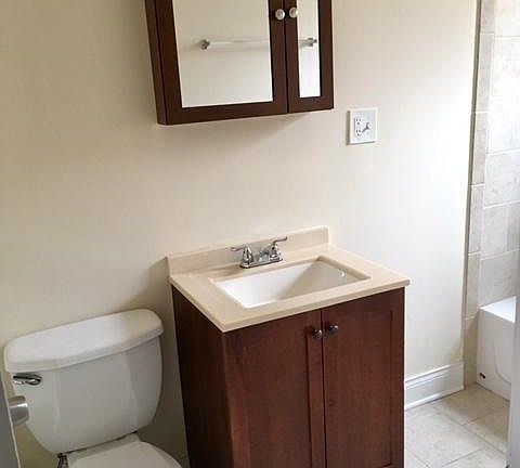 4th image of 622 W Cornelia Ave #S3a