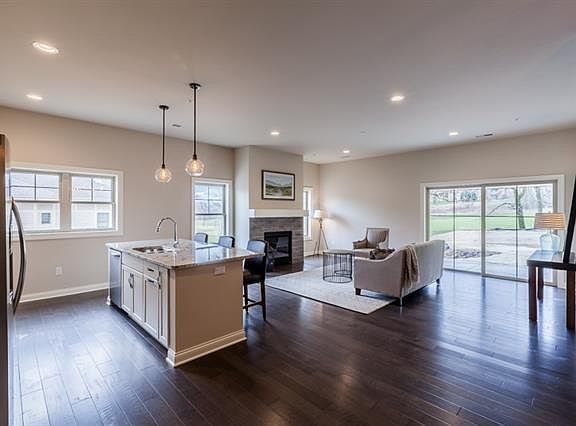 5th image of 9067 Hawks Reserve Ln #202