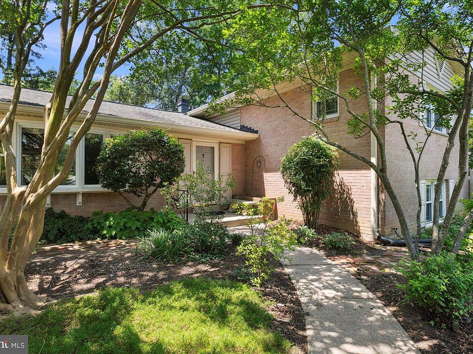 1st image of 9210 Cherrytree Dr