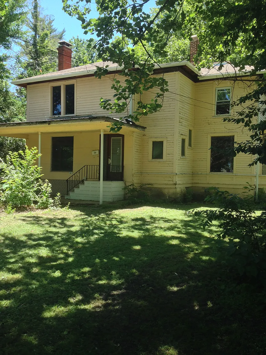 611 W Madison St photo 1