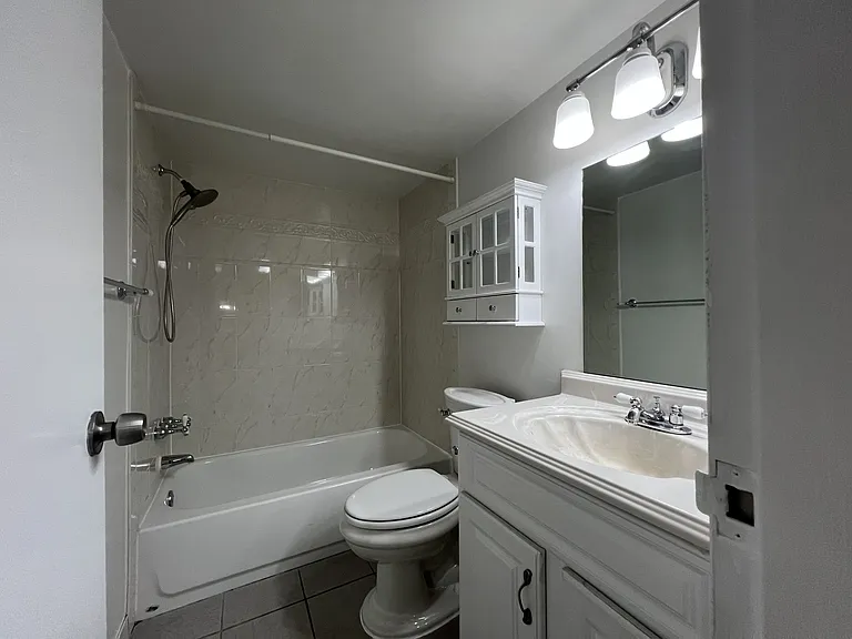 6001 Arlington Blvd #305 — Photo 19